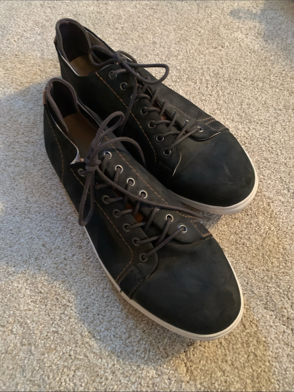 Unlisted by Kenneth Cole men's black lace-up fashion sneakers.
Mens size 13M